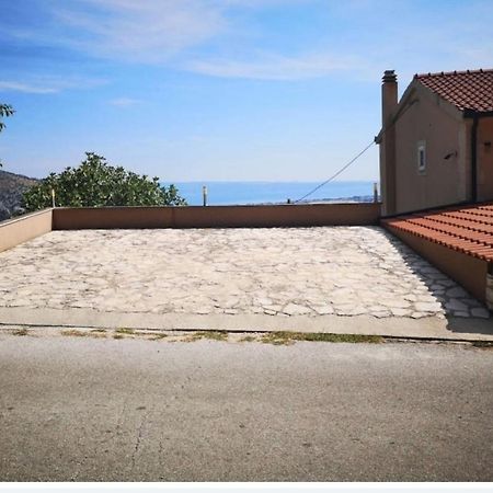 Apartman Anamaria Klis Exterior photo